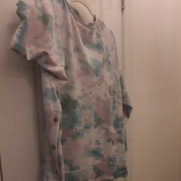 Comfort long Sweatshirt, Sz L Pastel Multicolor, Snaps down side - Picture 2 of 7